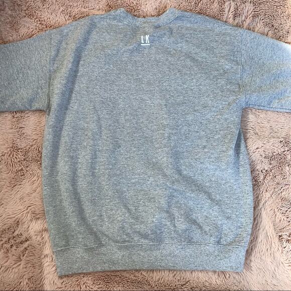 Liza Koshy Gray 'I Am Content Watching' Merch Pullover Sweatshirt - Picture 5 of 6